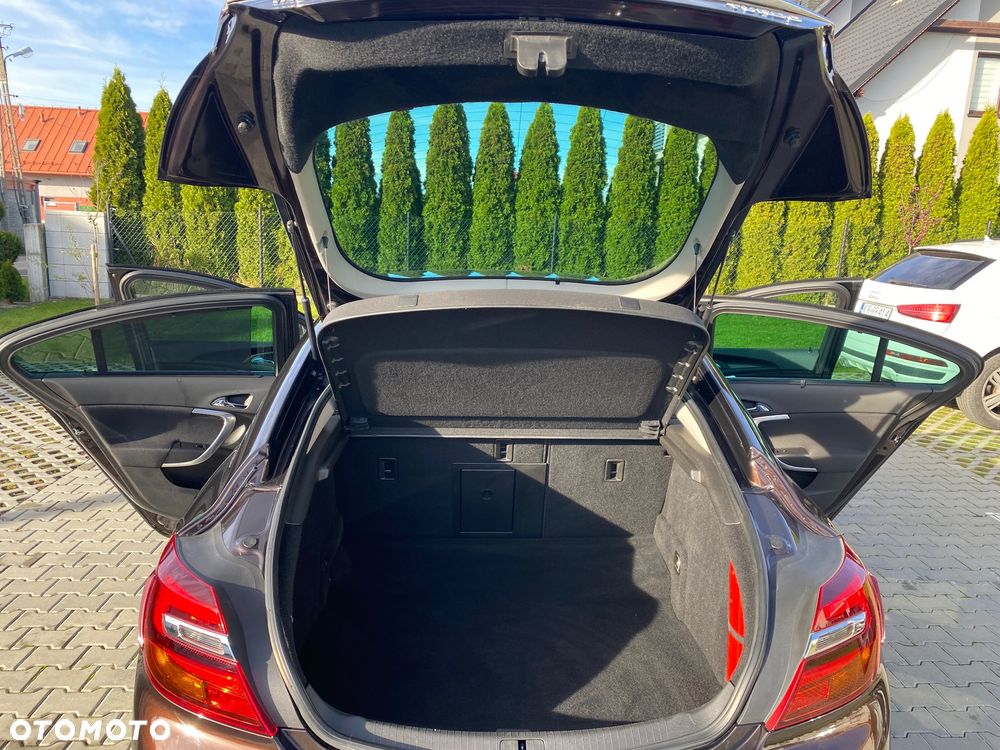 Opel Insignia 1.6 T Cosmo S&S EU6 - 11