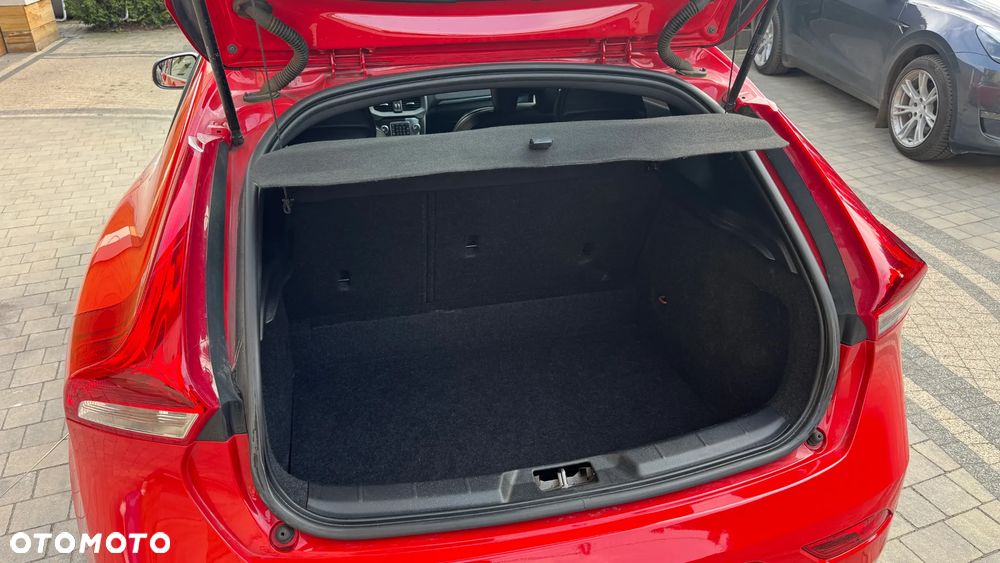 Volvo V40 D2 RDesign - 23