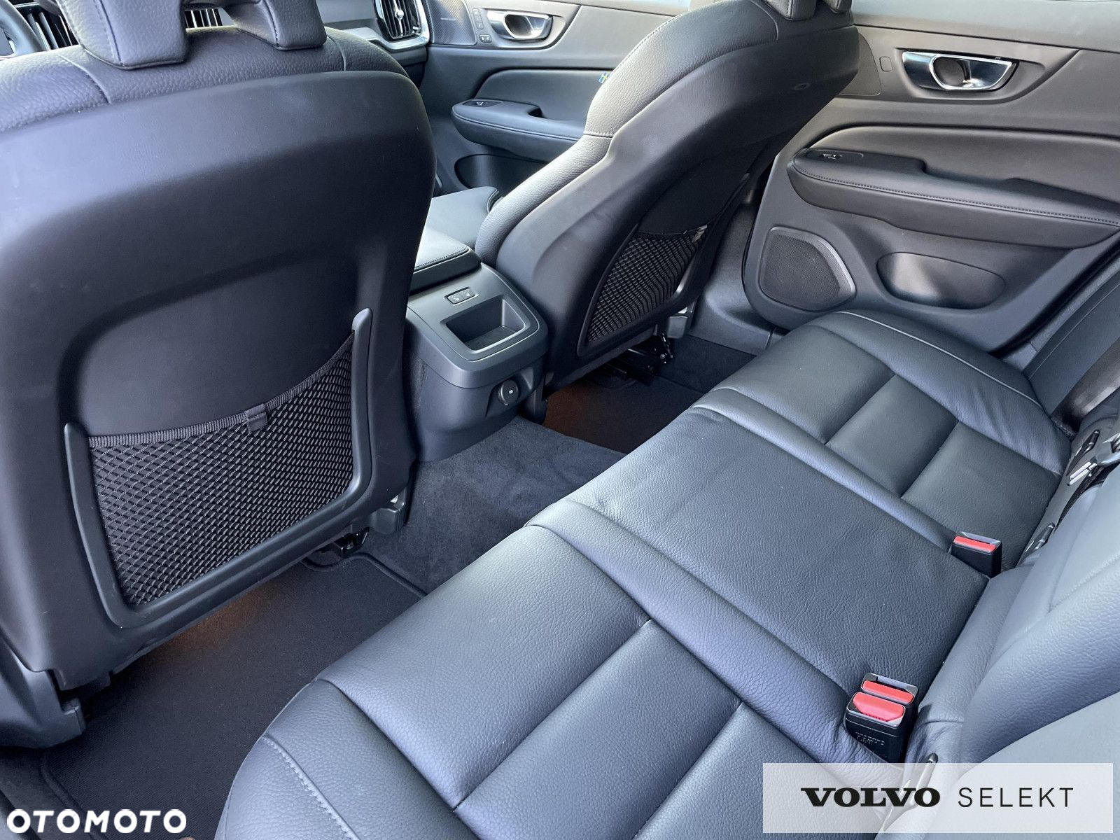 Volvo V60 Cross Country - 24