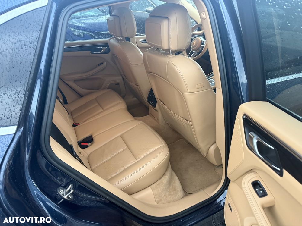 Porsche Macan - 12