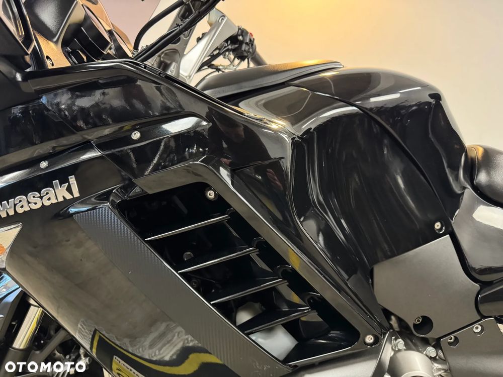 Kawasaki GTR - 22