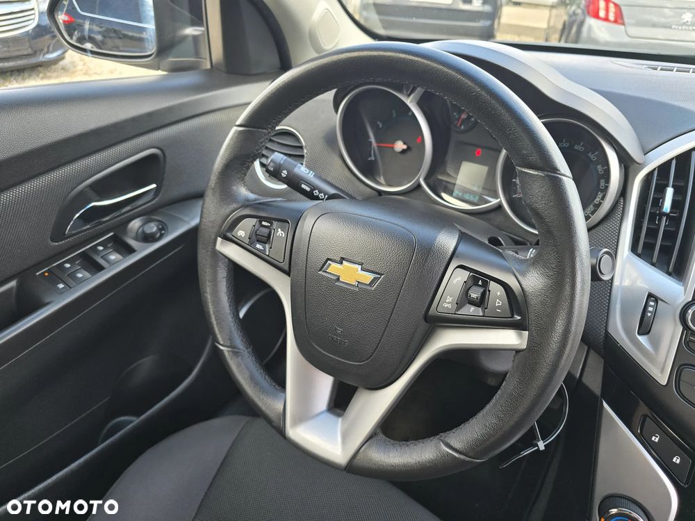 Chevrolet Cruze 1.6 - 28