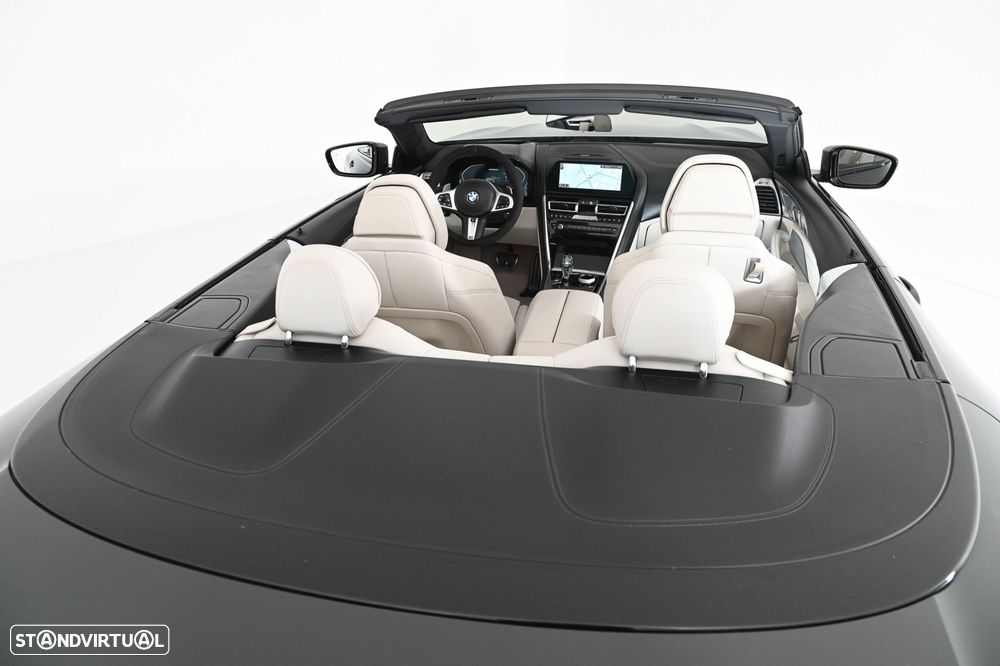 BMW M850i xDrive - 24