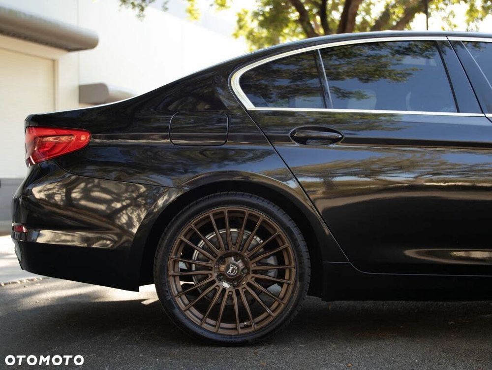 BMW Seria 5 530i xDrive Luxury Line sport - 18