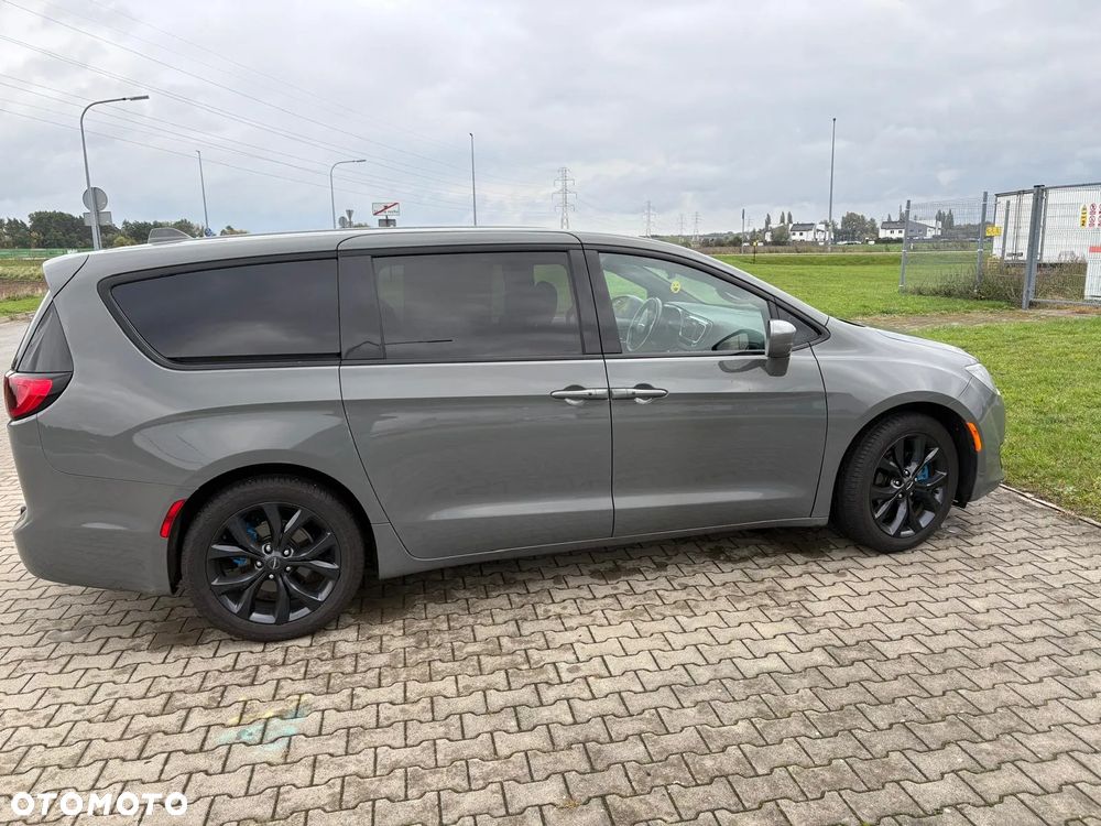 Chrysler Pacifica - 6