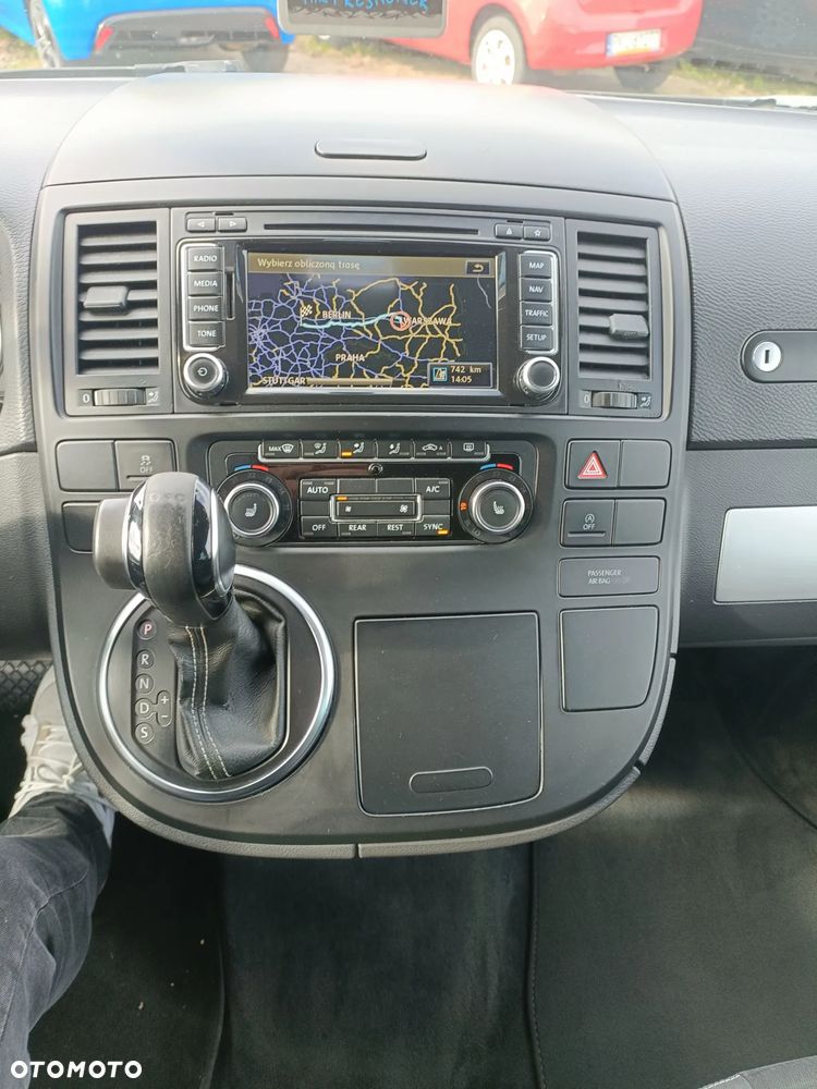Volkswagen Multivan - 30
