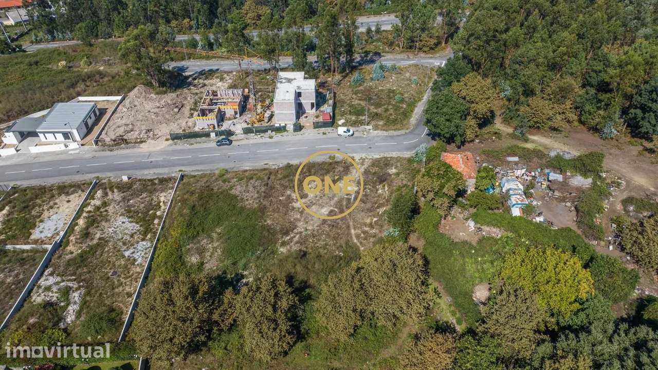 Terreno de construção em Ruivães - Grande imagem: 3/6