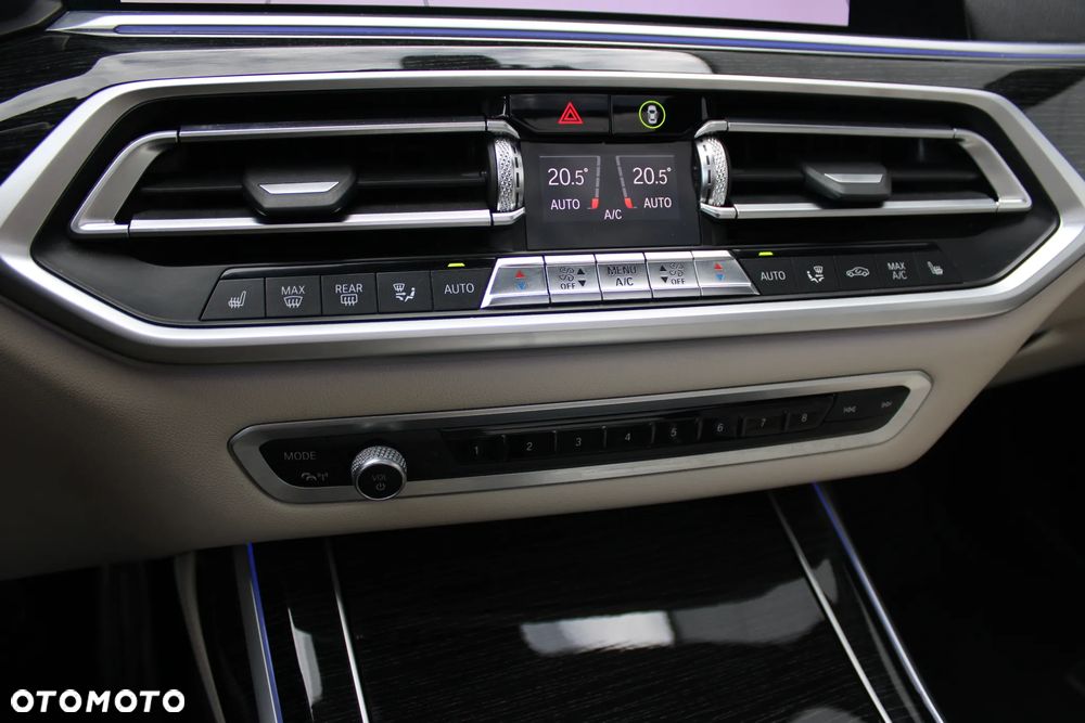 BMW X7 M50d sport - 25