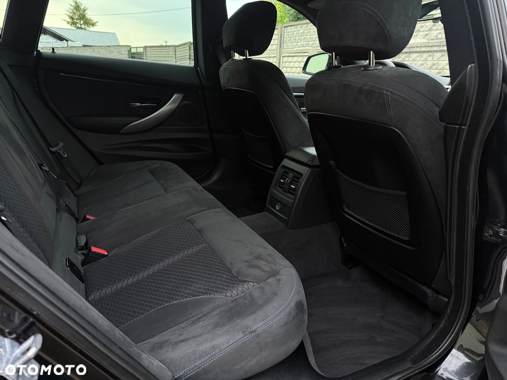 BMW Seria 3 320d xDrive - 12