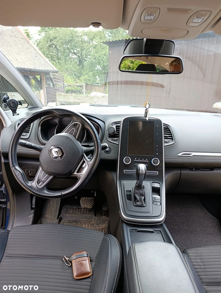 Renault Grand Scenic - 9