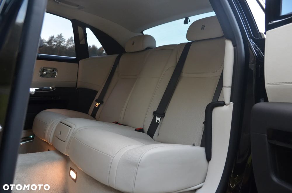 Rolls-Royce Ghost Standard - 19