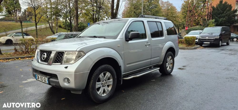 Nissan Pathfinder - 1