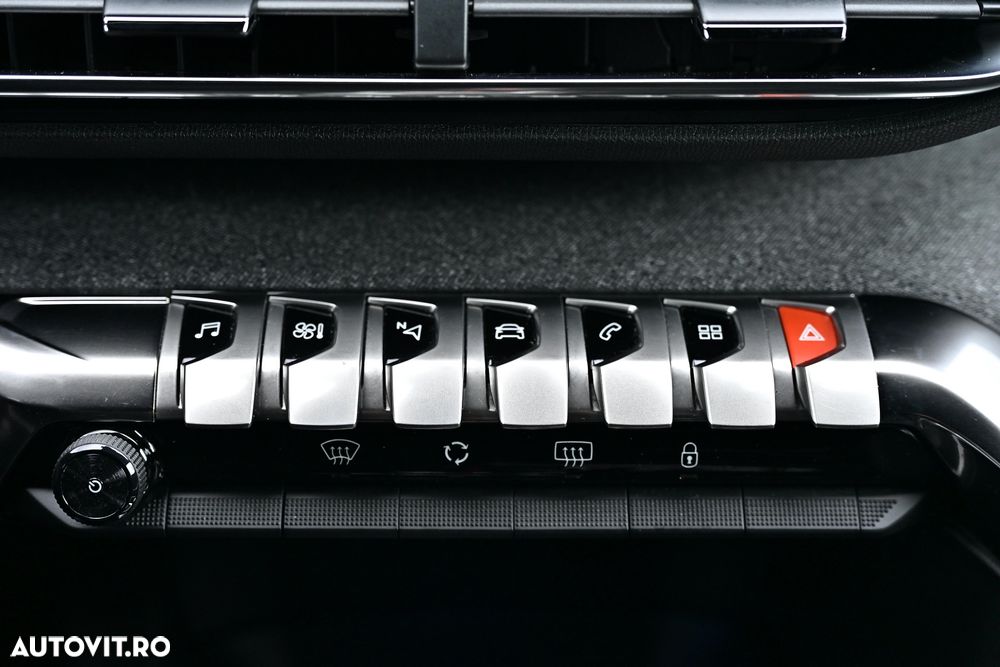 Peugeot 3008 1.2 PureTech 130 EAT8 GT - 25