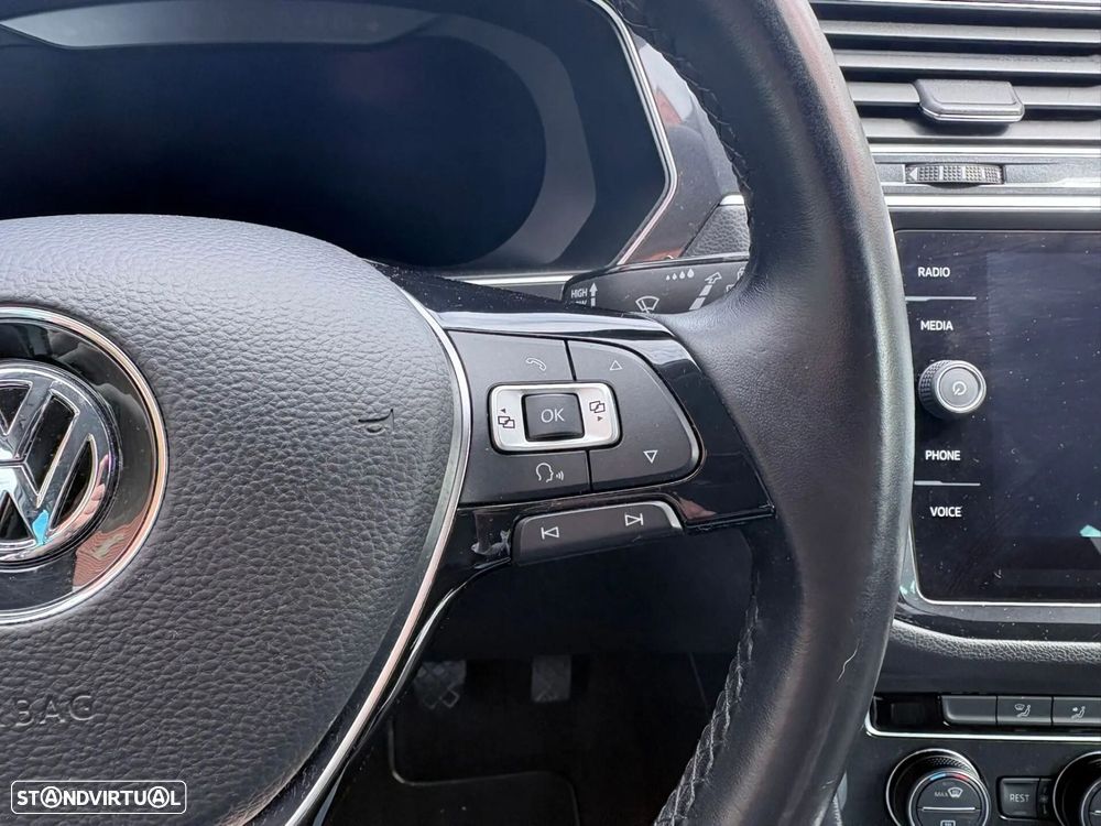 VW Tiguan 2.0 TDI R-Line - 39