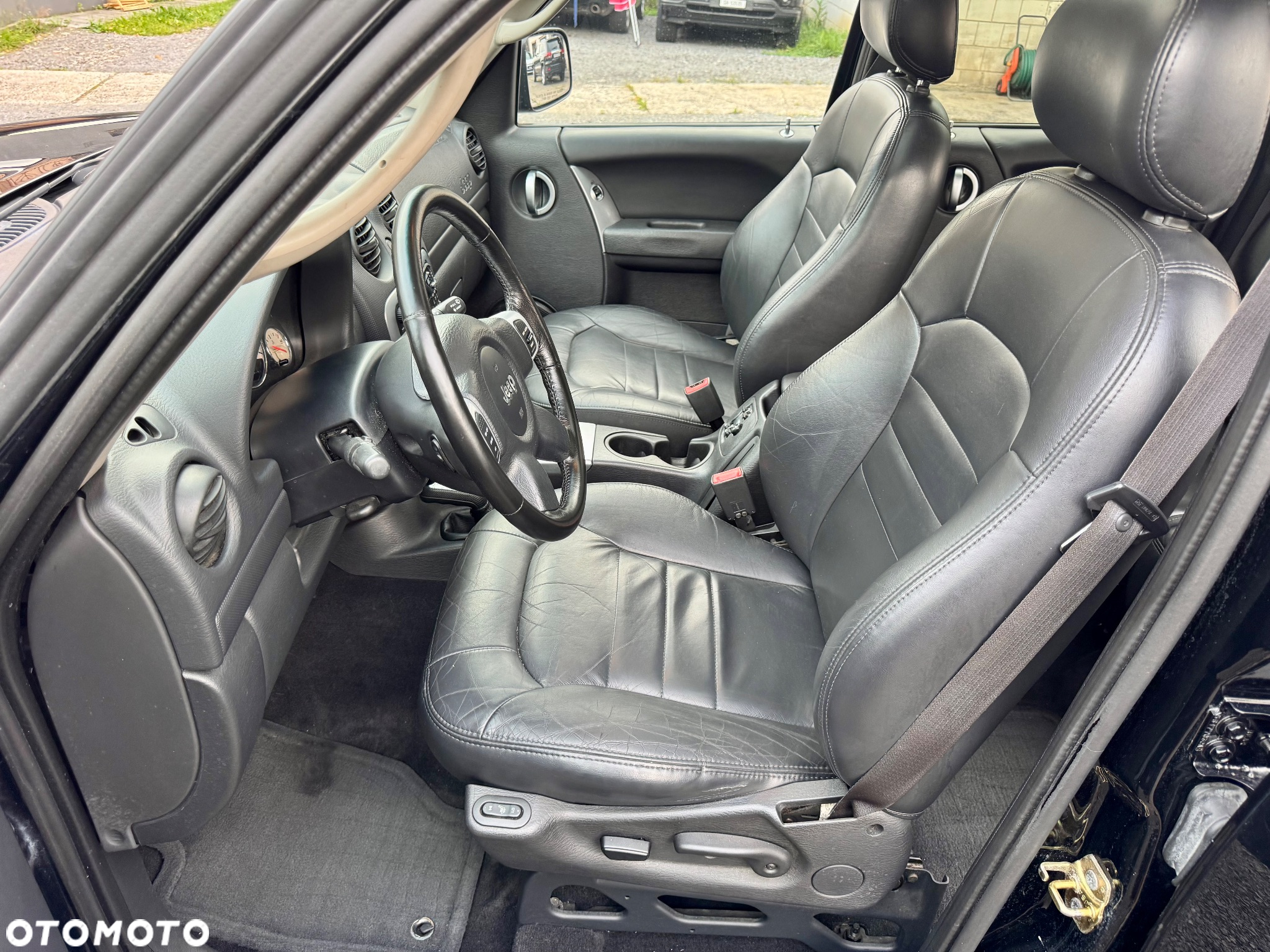 Jeep Cherokee 3.7L Limited - 11
