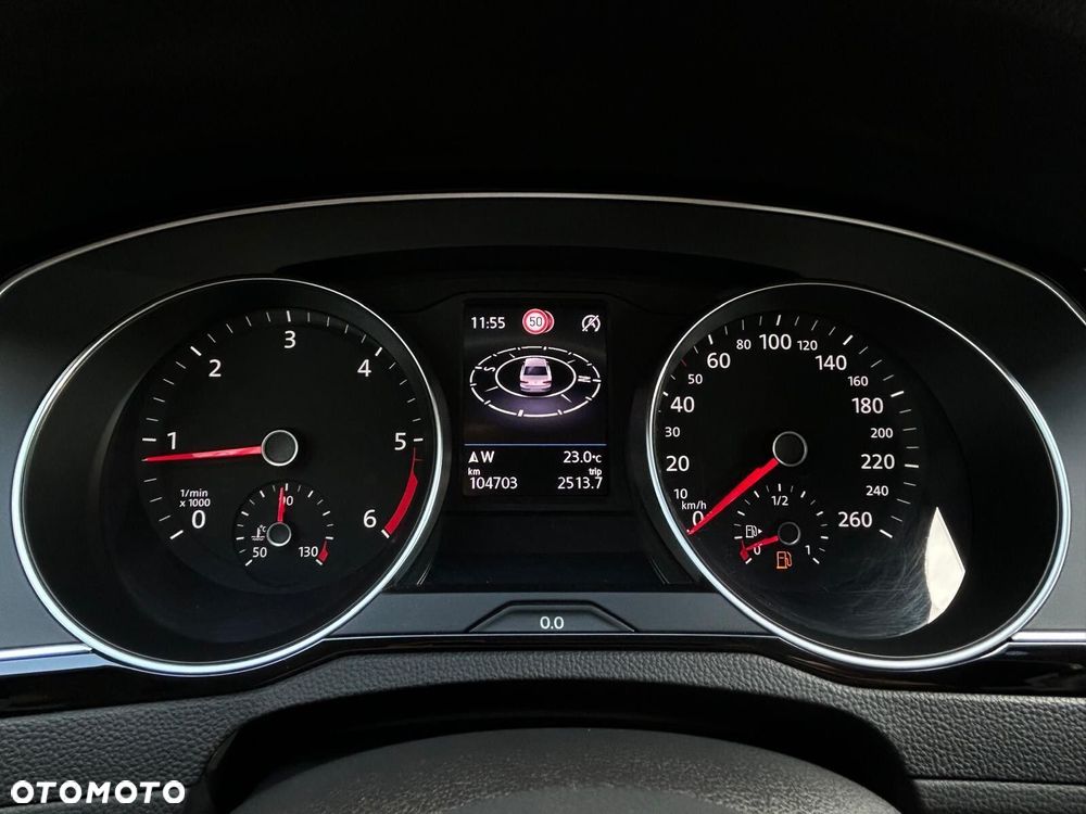 Volkswagen Passat - 24