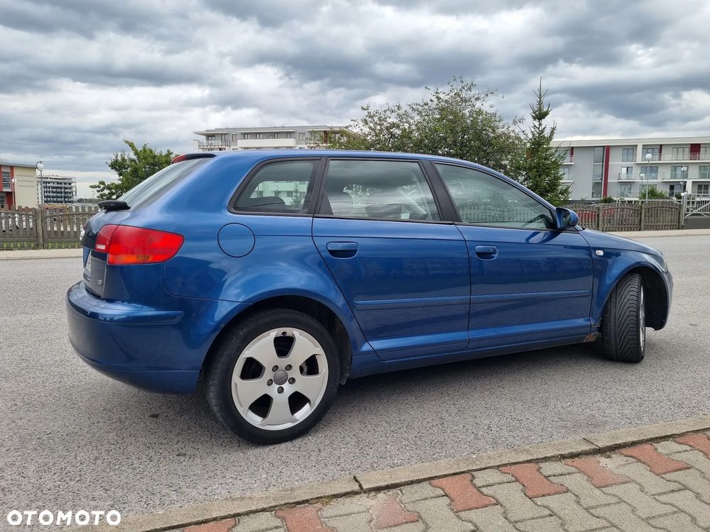 Audi A3 Sportback 1.6 FSI Ambiente - 6