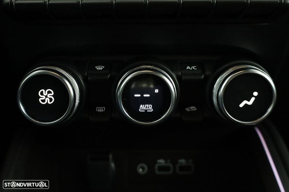 Renault Clio 1.0 TCe Techno Bi-Fuel - 12