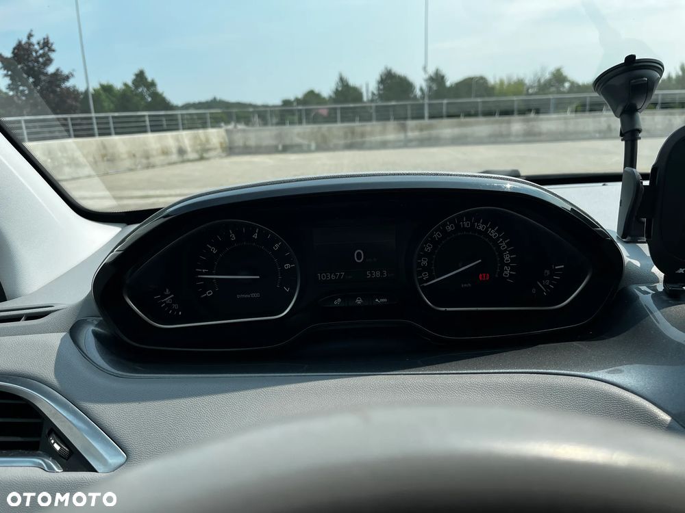Peugeot 208 1.4 VTi Allure - 16