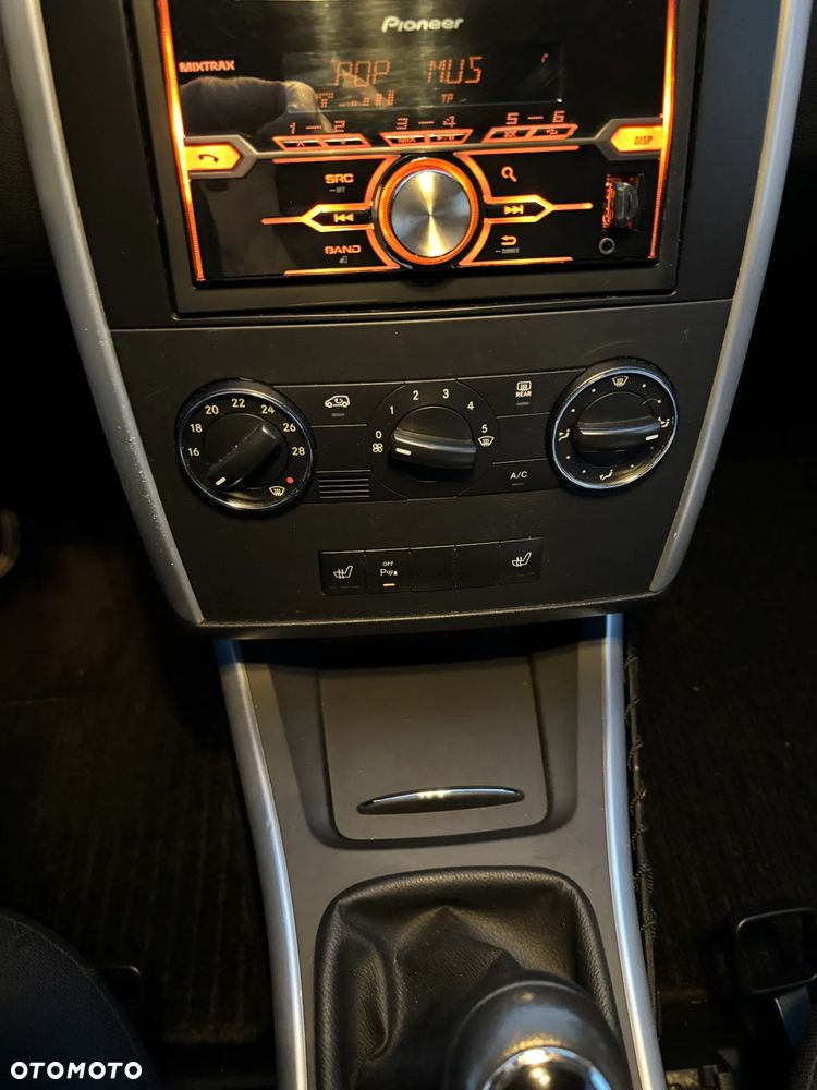 Mercedes-Benz Klasa B 150 Special Edition - 37