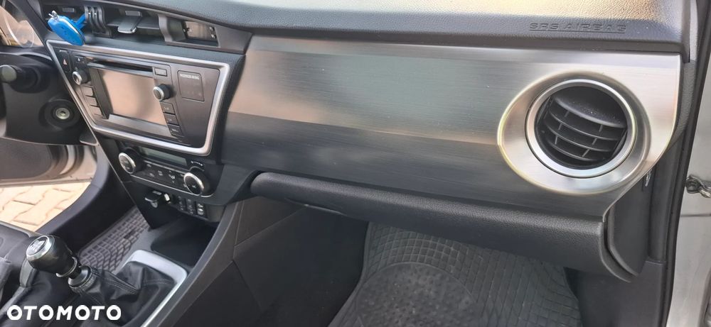 Toyota Auris - 11