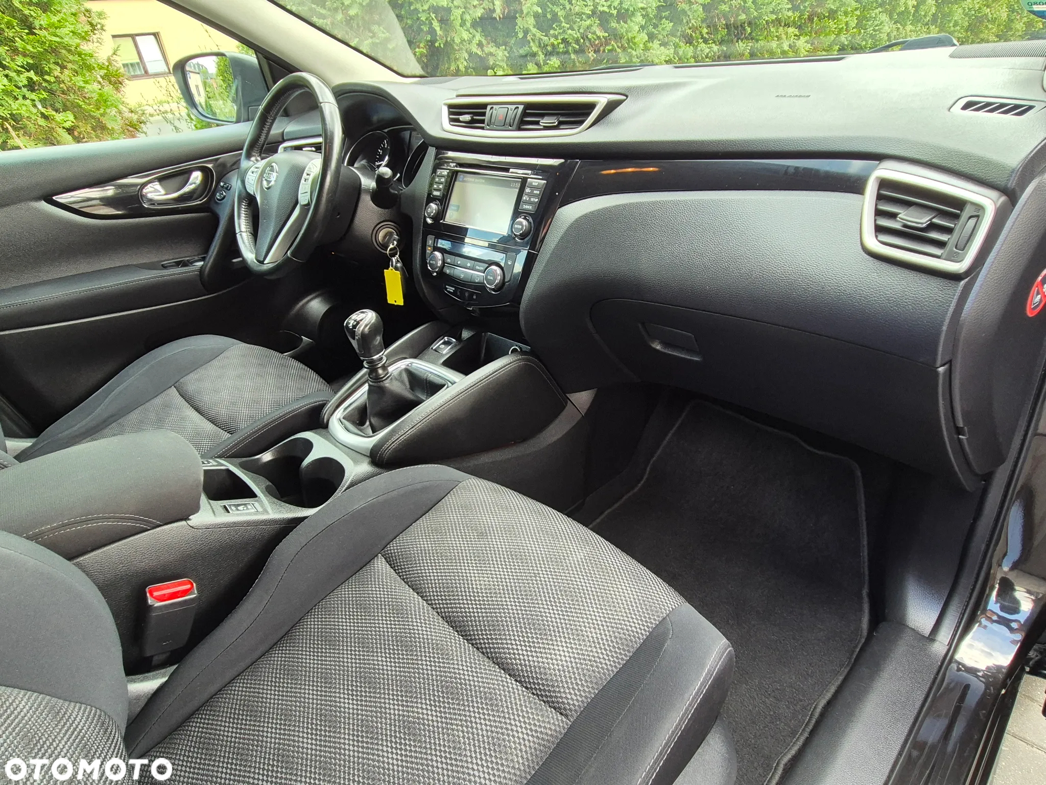 Nissan Qashqai 1.2 DIG-T N-Vision - 32