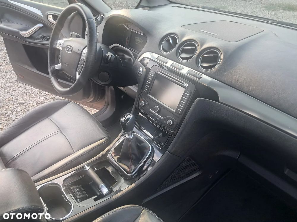 Ford S-Max - 25