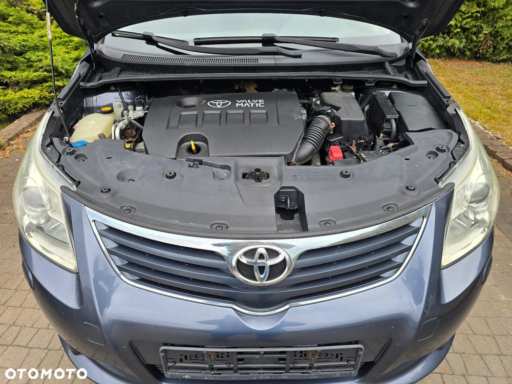 Toyota Avensis 1.6 Sol - 17