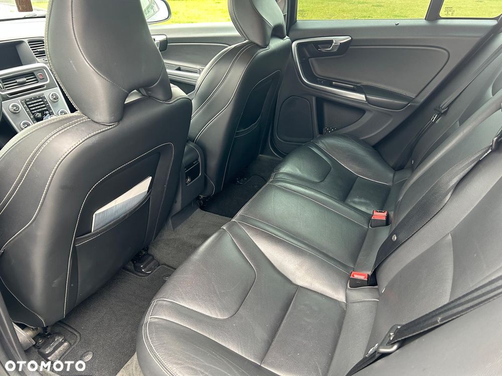 Volvo S60 T5 Geartronic RDesign - 11