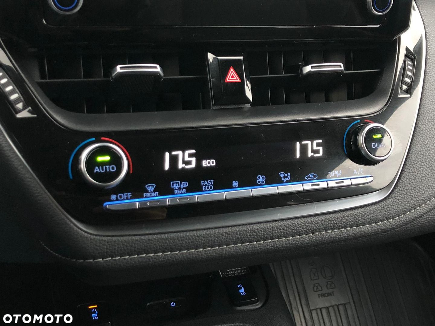 Toyota Corolla - 22