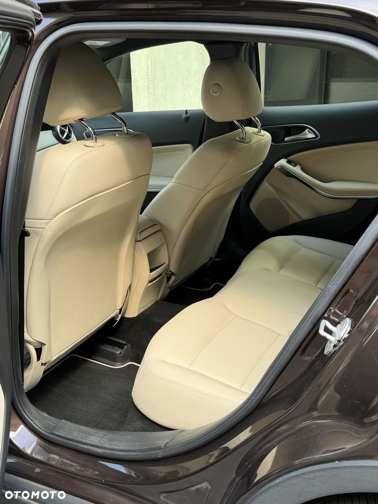 Mercedes-Benz GLA 250 4-Matic - 14