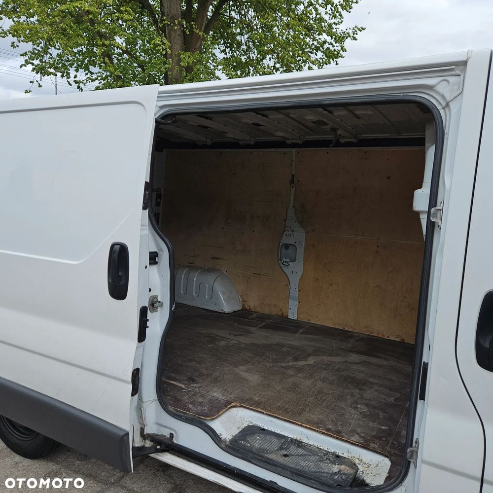 Renault Trafic - 14