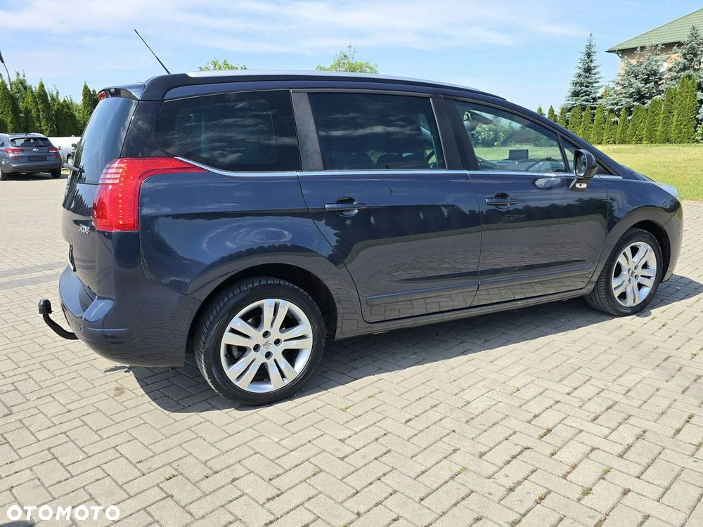 Peugeot 5008 - 8