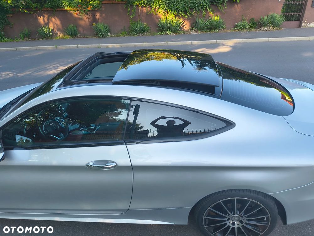 Mercedes-Benz Klasa C 300 7G-TRONIC AMG Line - 19
