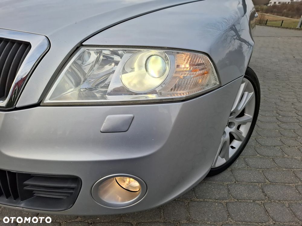 Skoda Octavia 2.0 TDI CR DPF RS - 20
