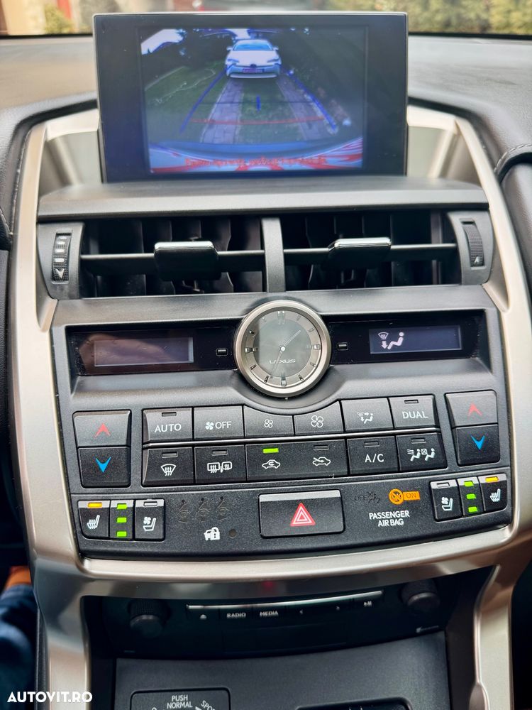 Lexus Seria NX 300h E-FOUR Luxury Line - 30