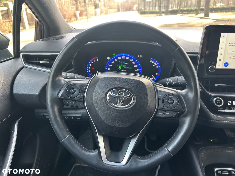 Toyota Corolla 2.0 Hybrid Executive - 24