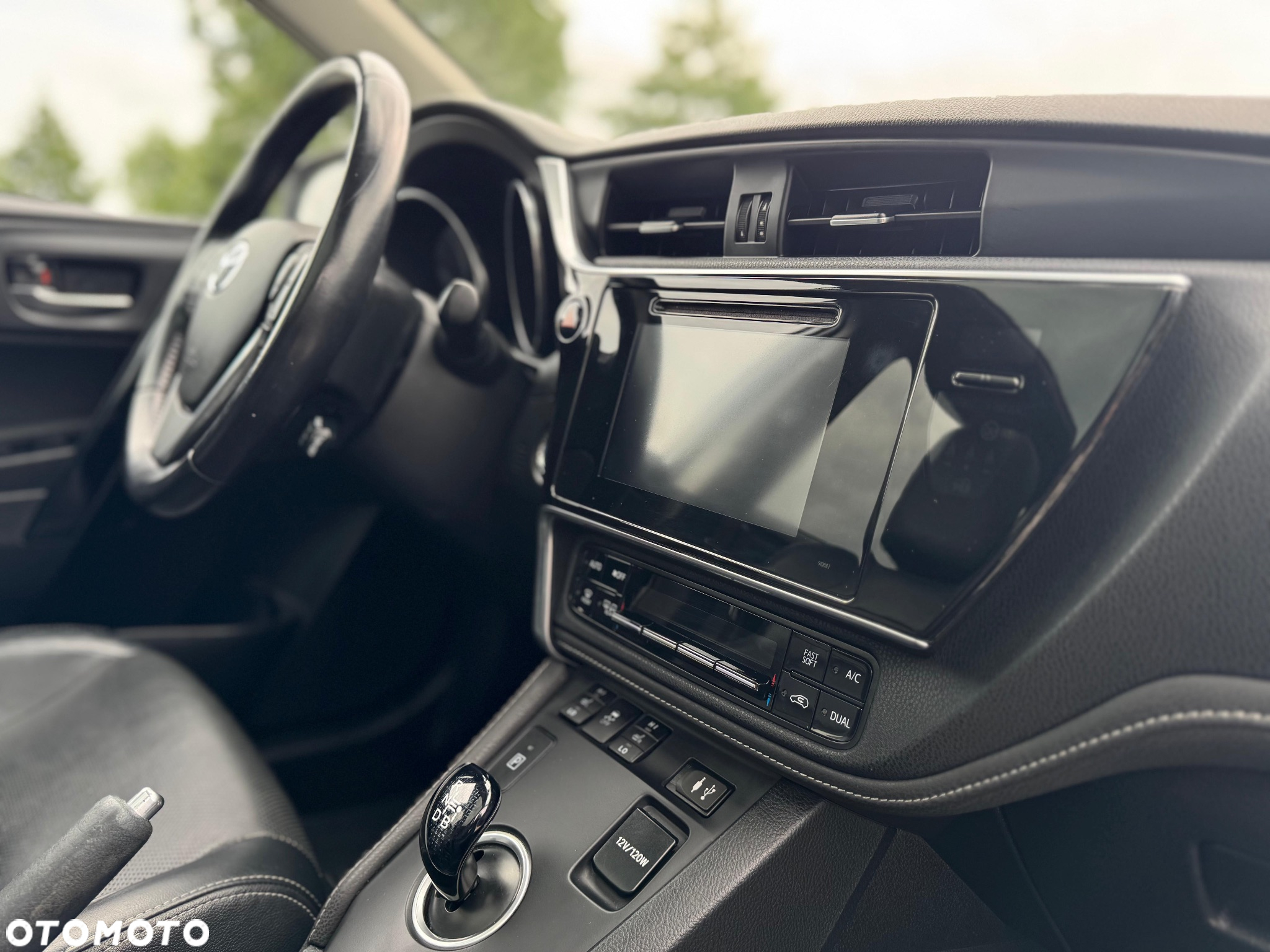 Toyota Auris Hybrid 135 Prestige - 13