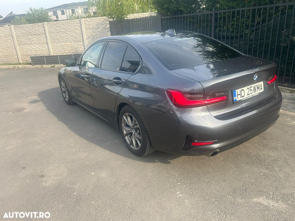 BMW Seria 3 330d Aut. Sport Line - 2