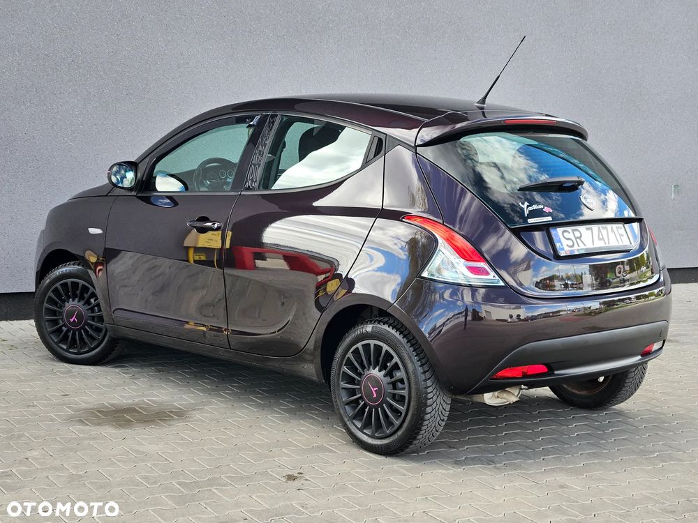 Lancia Ypsilon 1.2 8V Gold S&S - 11