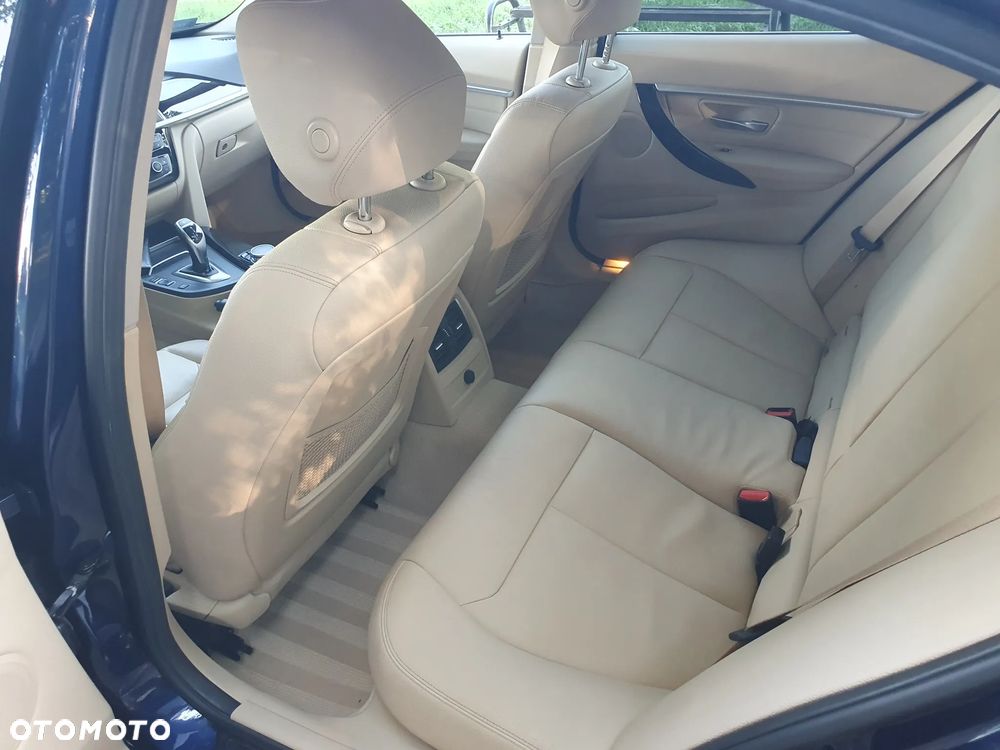 BMW Seria 3 320d Luxury Line sport - 4