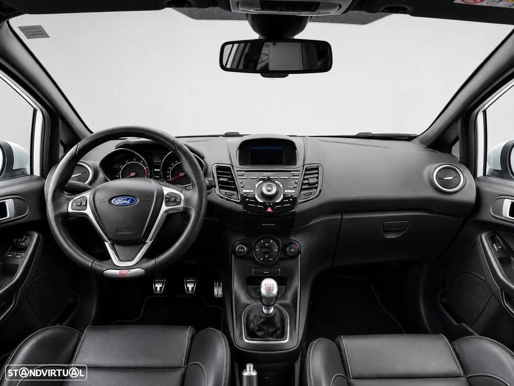 Ford Fiesta 1.6 EcoBoost c/ Pack Pele Desportiva ST - 13
