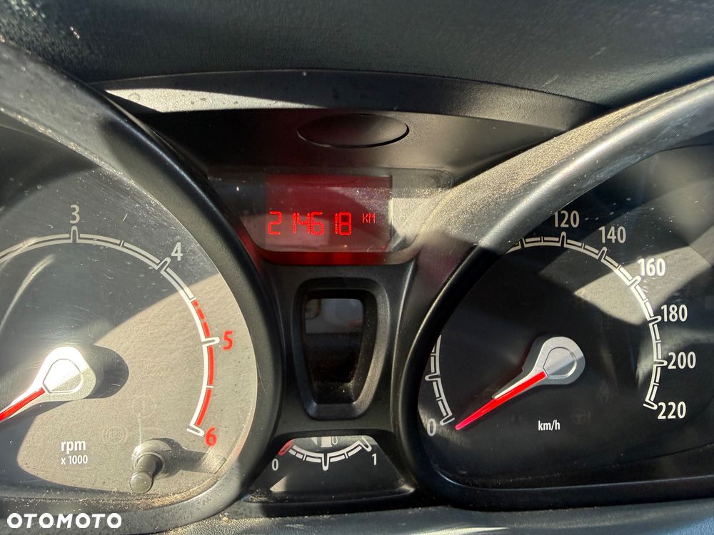 Ford Fiesta - 12