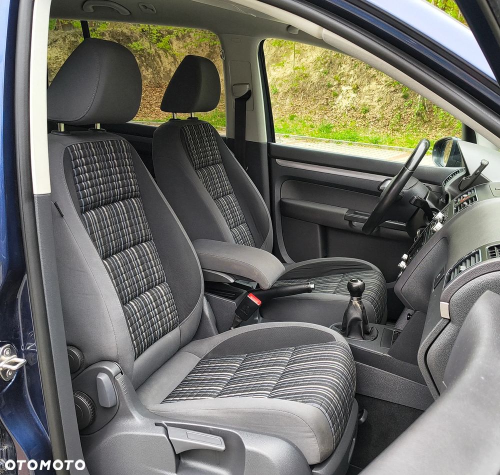 Volkswagen Touran 2.0 TDI DPF Cross - 14