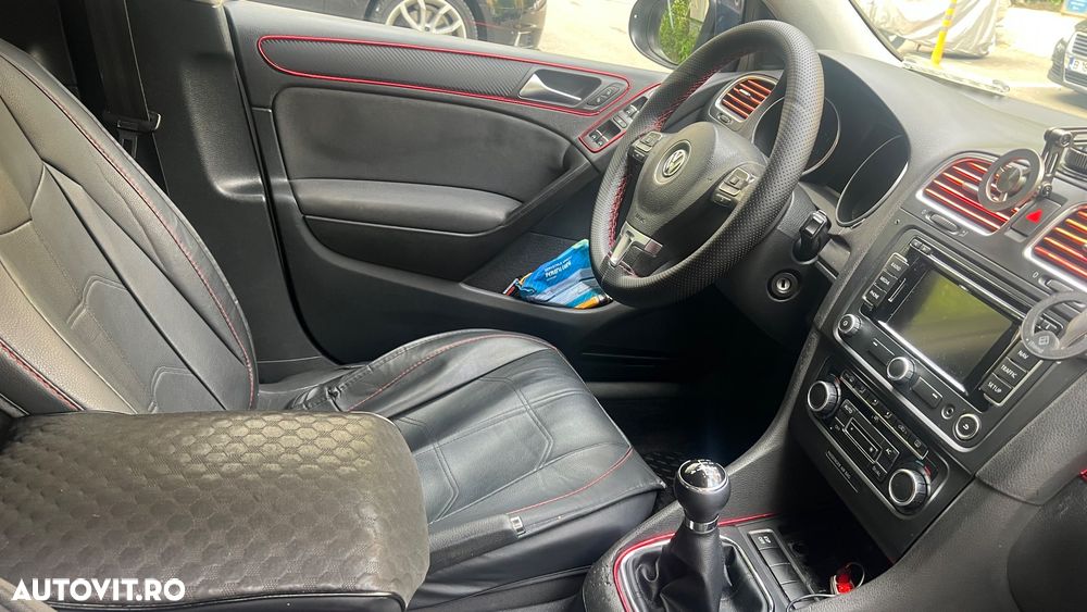 Volkswagen Golf - 10