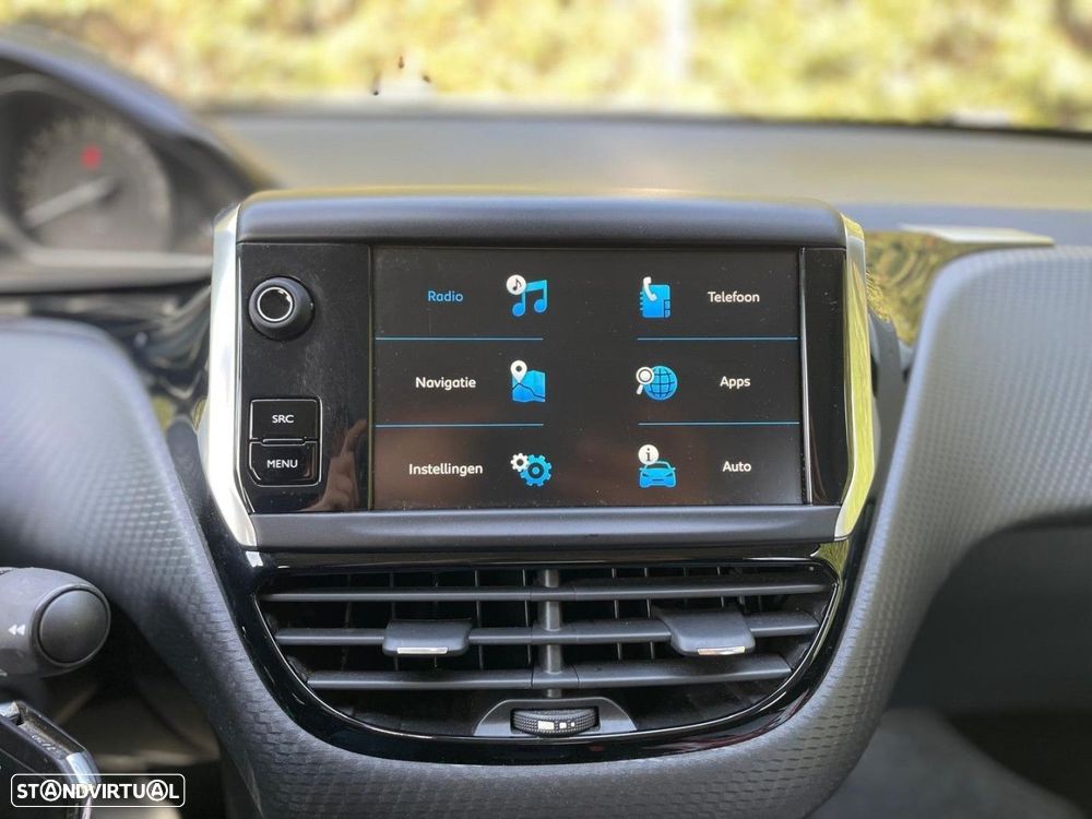 Peugeot 2008 1.2 PureTech Signature EAT6 - 13