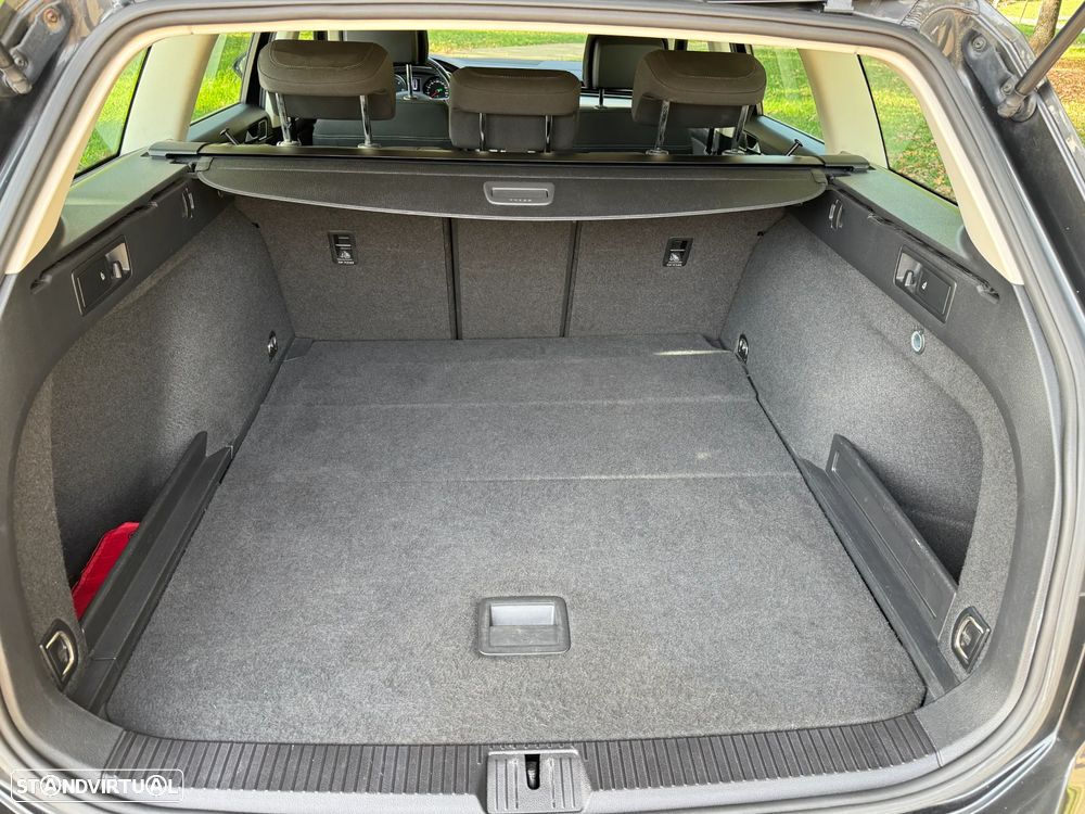VW Passat Variant 2.0 TDi Business Package DSG - 8