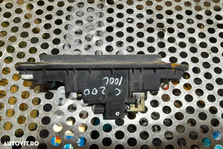 Buton deschidere capota portbagaj din interior A2037401193 Mercedes-B - 3