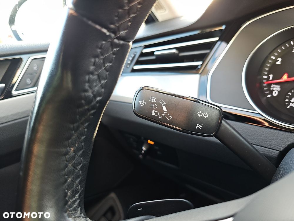 Volkswagen Passat - 31