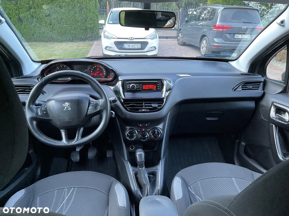 Peugeot 208 - 13